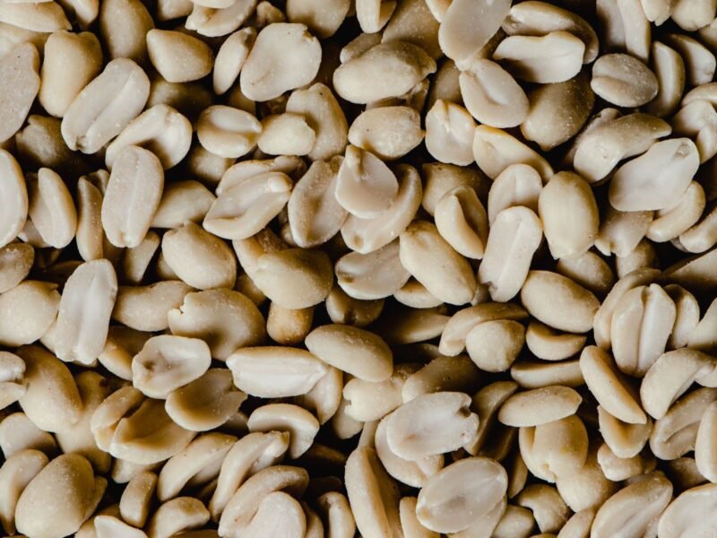 Blanched peanuts